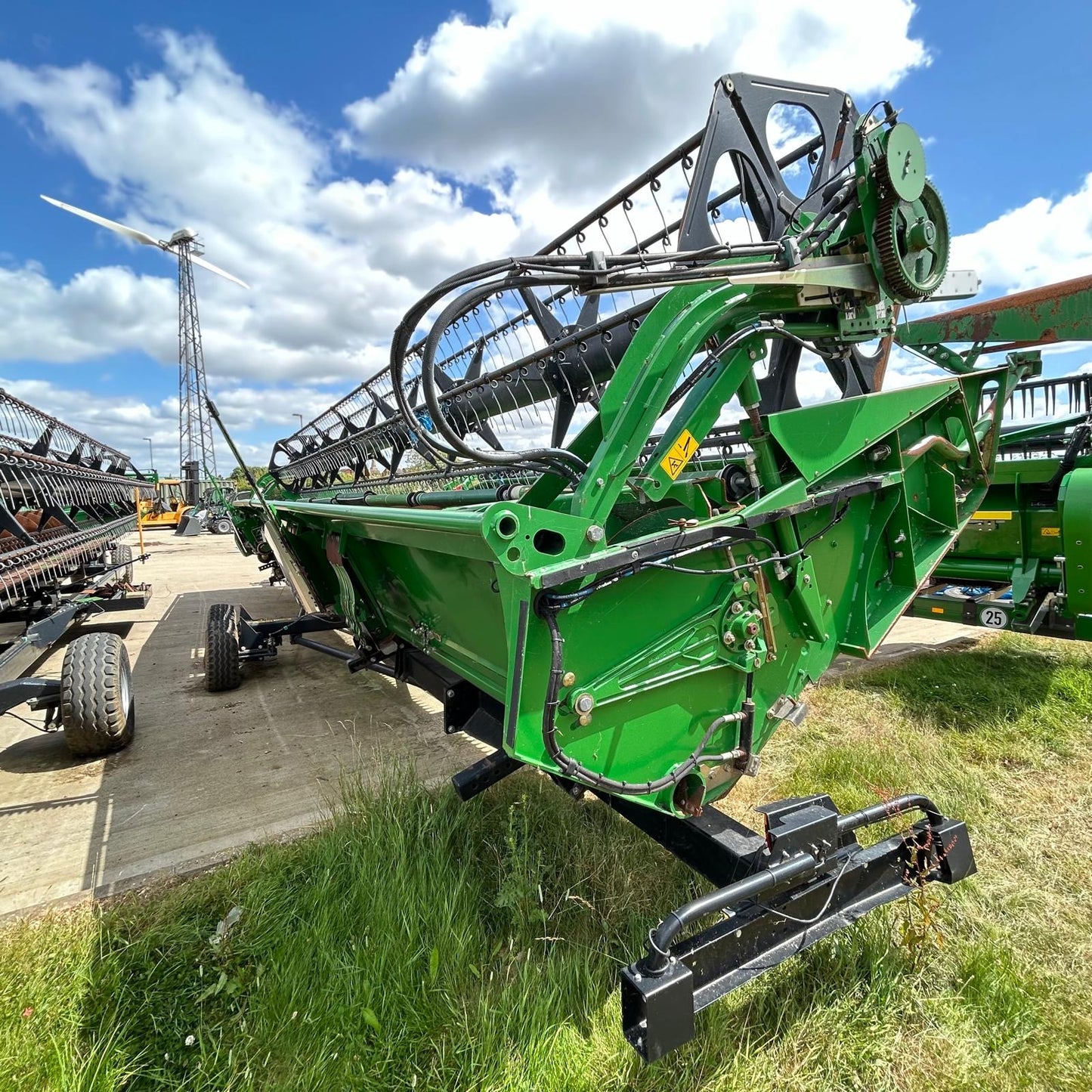 John Deere 635pf Header and Trolly