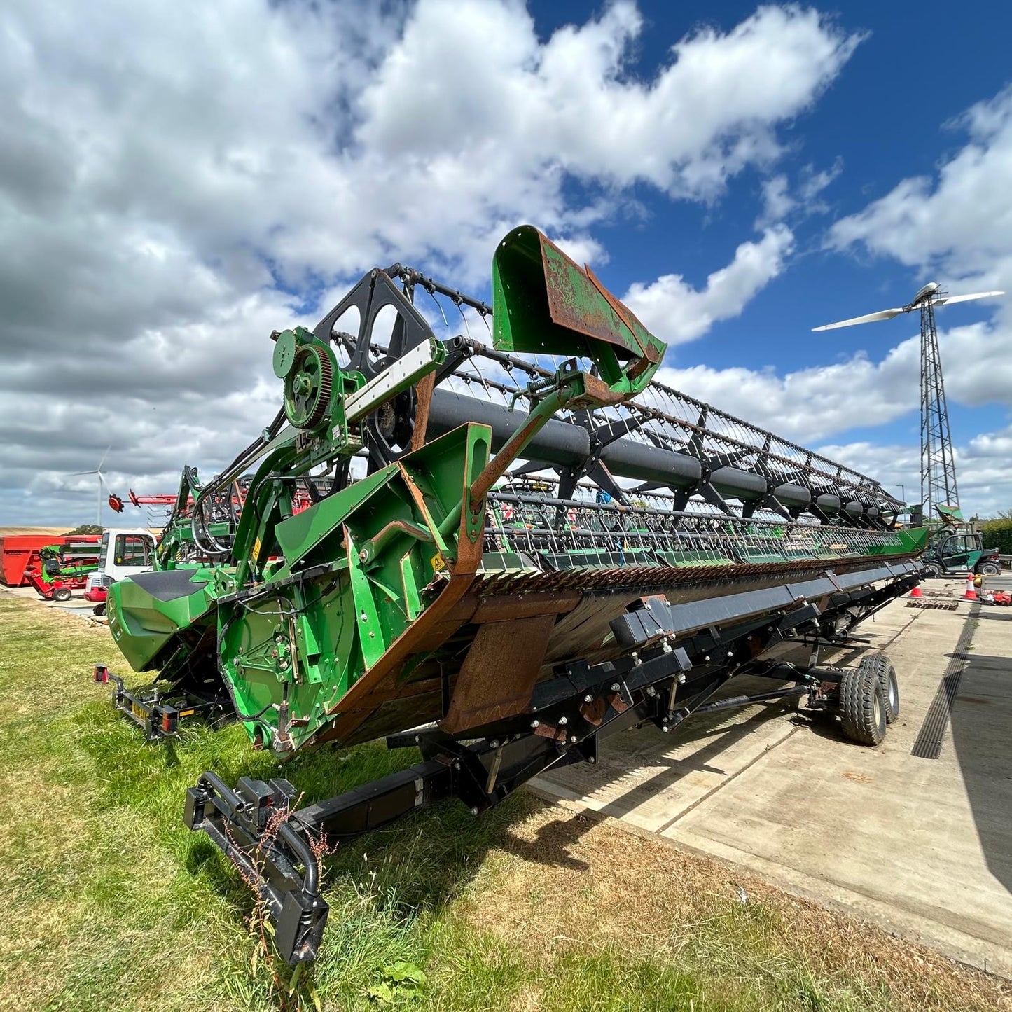 John Deere 635pf Header and Trolly