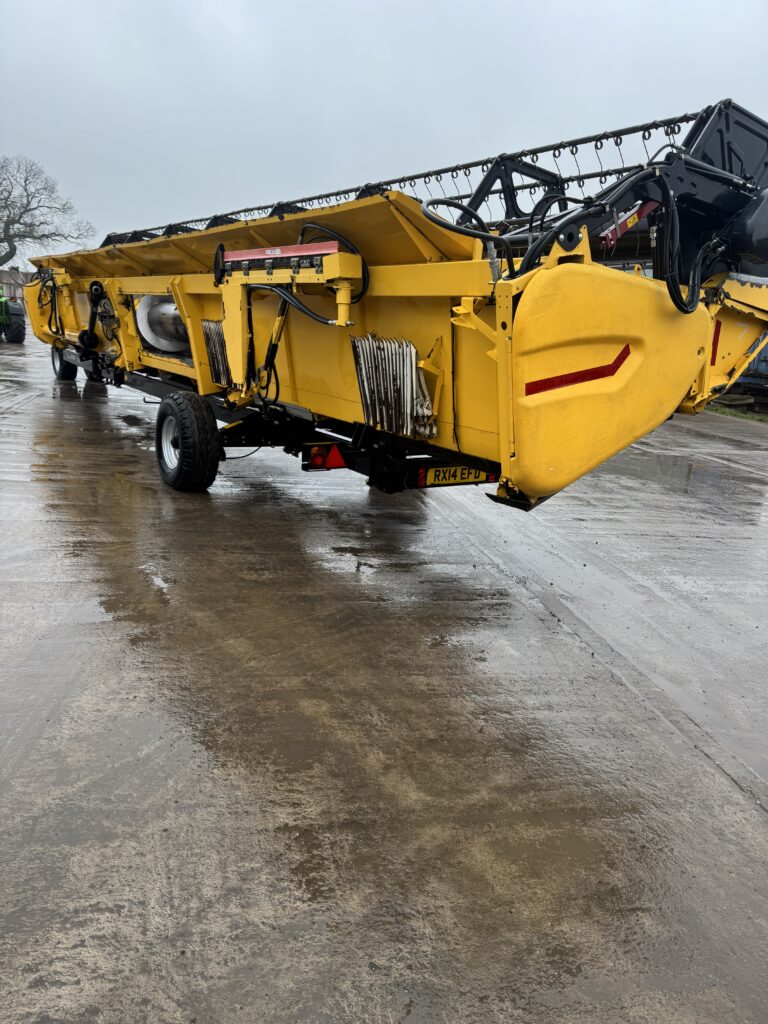 New Holland CR9080 Harvester