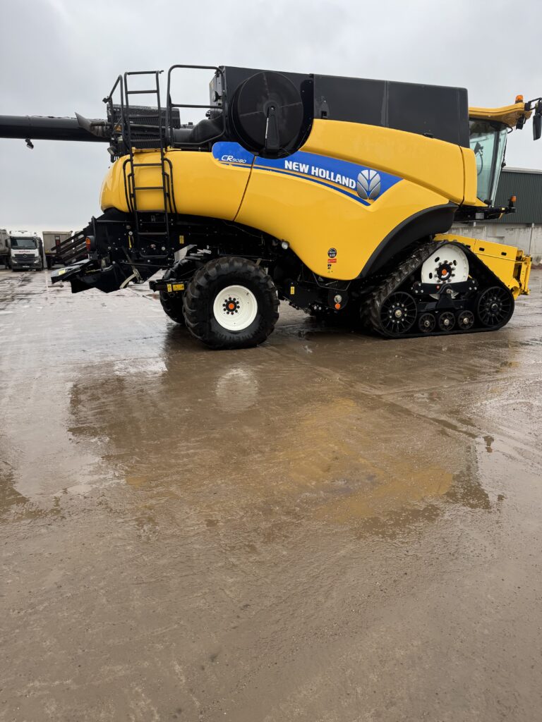 New Holland CR9080 Harvester