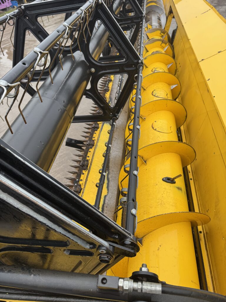 New Holland CR9080 Harvester