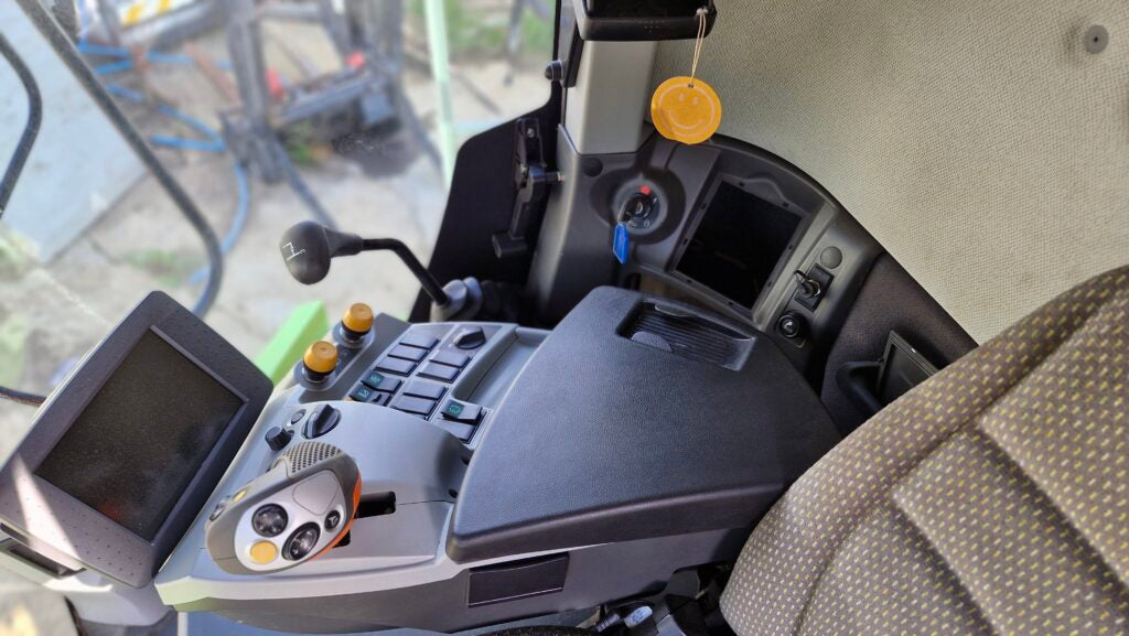 Claas Tucano 570 Harvester
