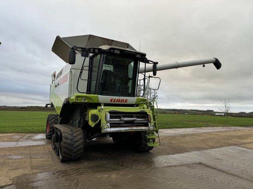 Claas Lexion 600TT c/w V1200 Header Harvester