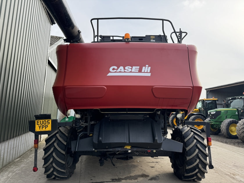 Case Axial Flow AFX 8010 c/w 30ft Header