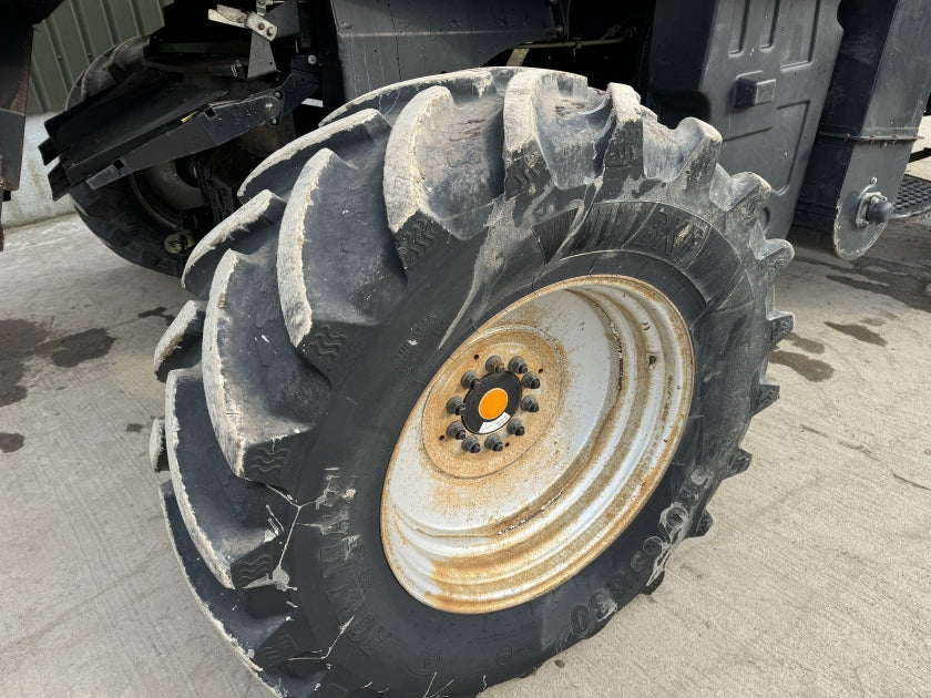 Case Axial Flow AFX 8010 c/w 30ft Header