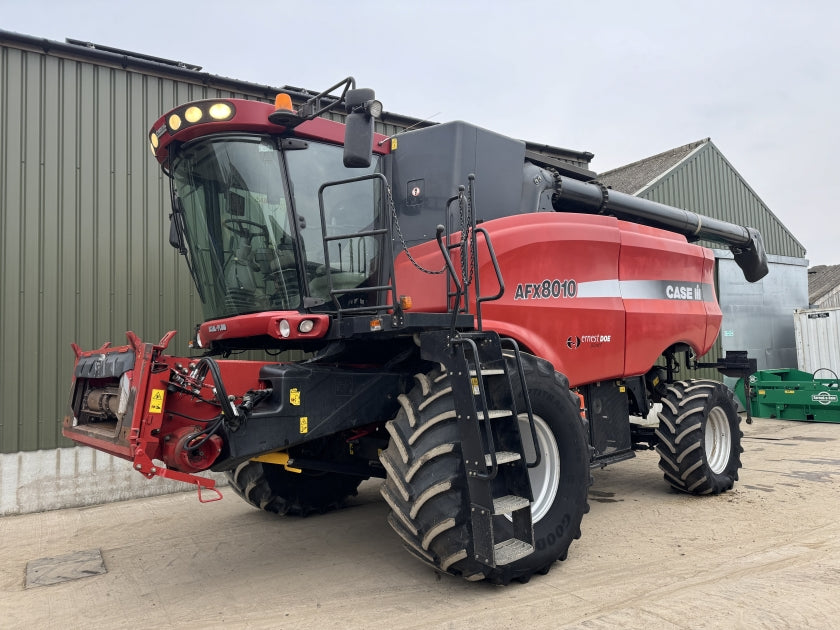 Case Axial Flow AFX 8010 c/w 30ft Header