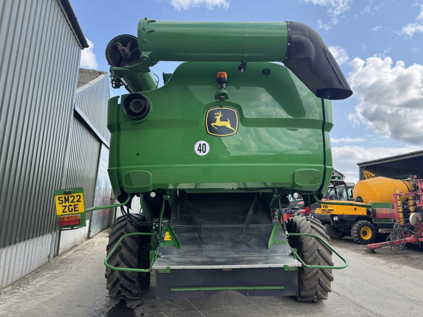 John Deere S785 4WD c/w 735D Header