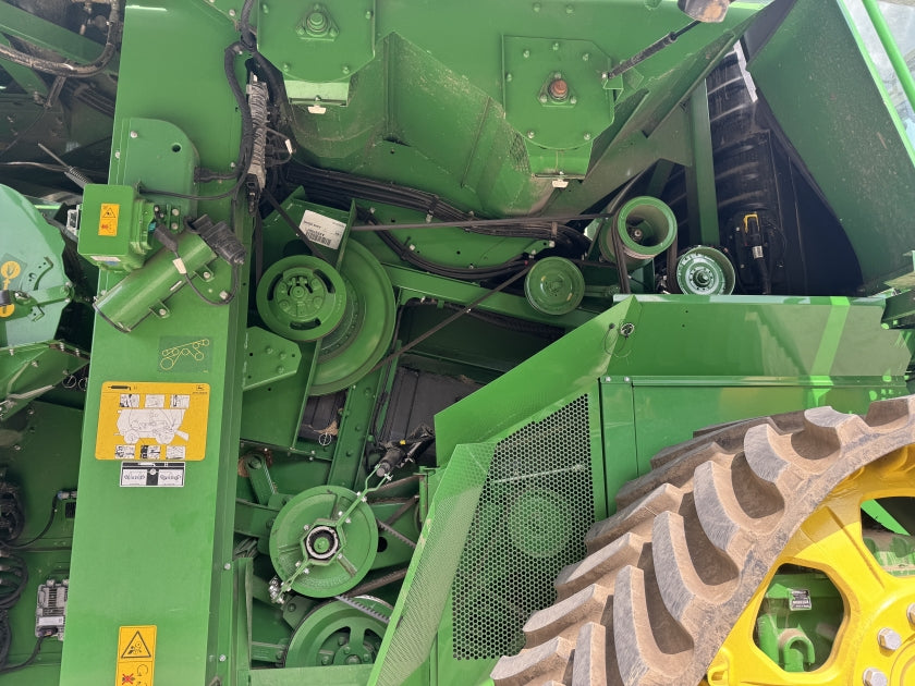 John Deere S785 4WD c/w 735D Header