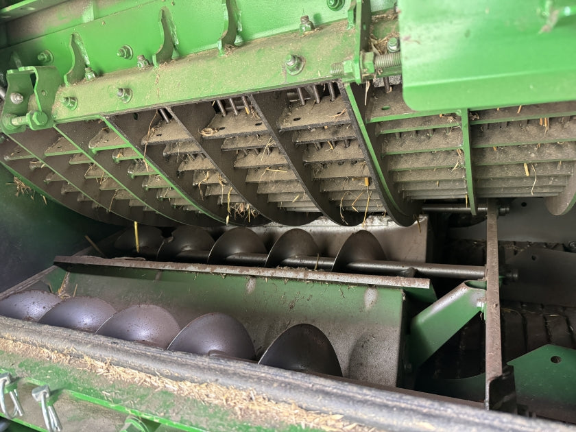 John Deere S785 4WD c/w 735D Header