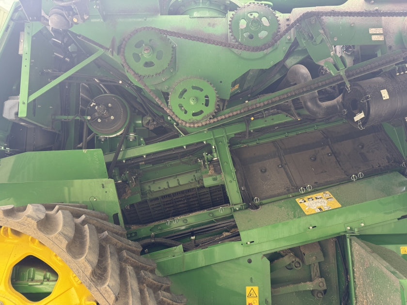 John Deere S785 4WD c/w 735D Header