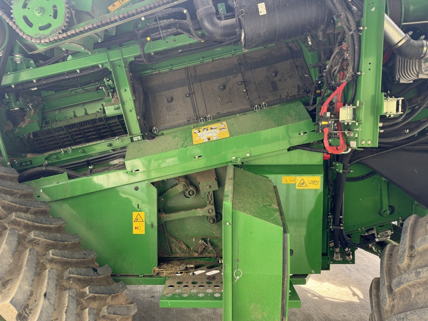 John Deere S785 4WD c/w 735D Header