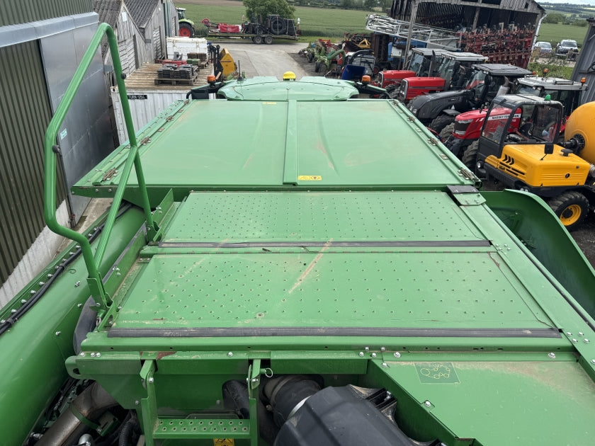 John Deere S785 4WD c/w 735D Header
