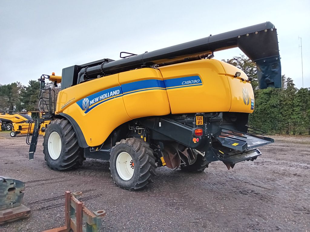 New Holland CX8090 Harvester