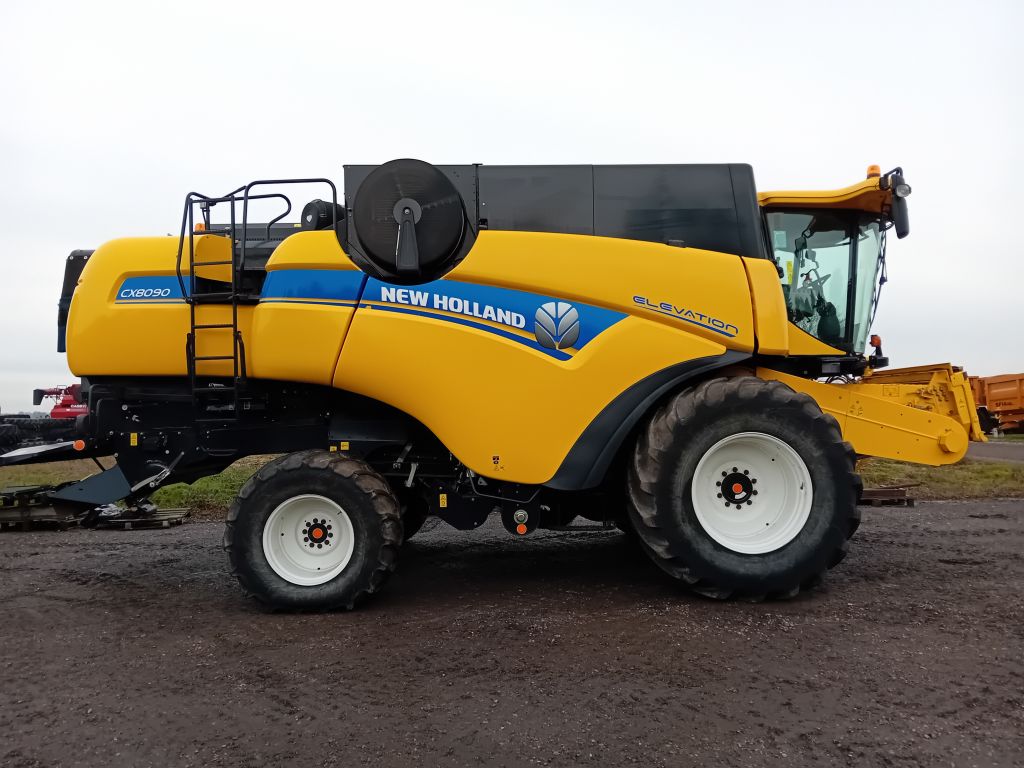 New Holland CX8090 Harvester