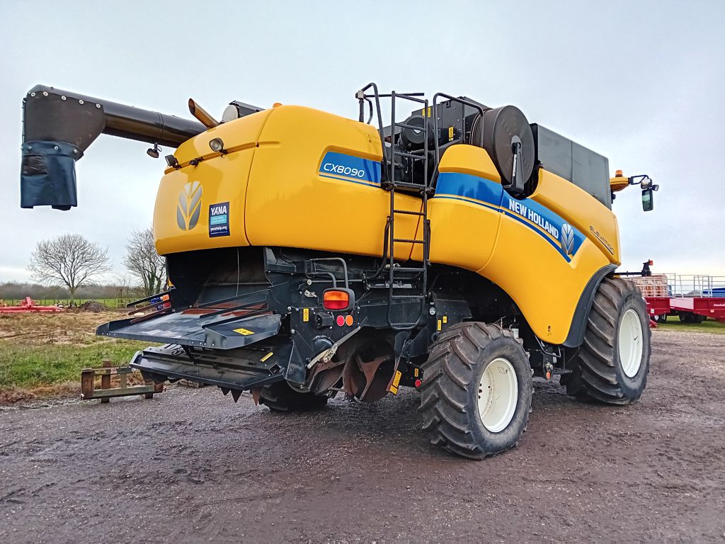 New Holland CX8090 Harvester