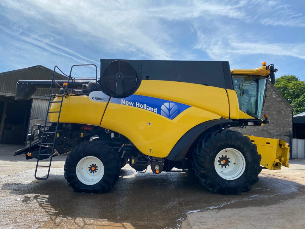 New Holland CR9080 Combine 2009 Harvester