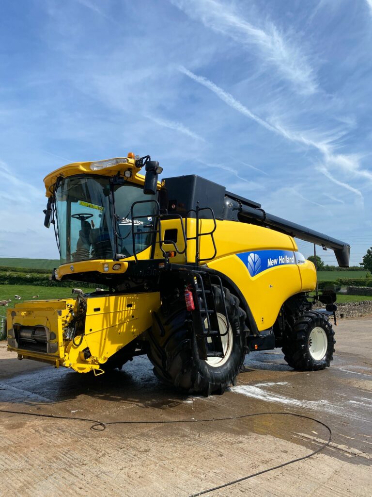New Holland CR9080 Combine 2009 Harvester