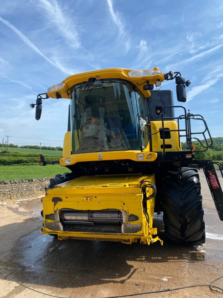 New Holland CR9080 Combine 2009 Harvester