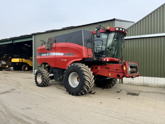 Case Axial Flow AFX 8010 c/w 30ft Header