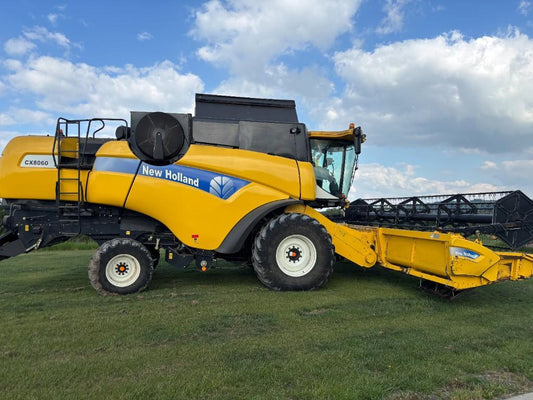 NH CX 8060 6 walker combine Harvester